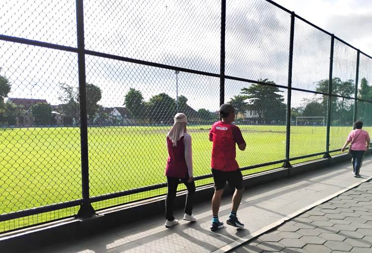 Mengungkap Rahasia Pagi-Pagi di Lapangan Karangjengkol: Liburan Tanpa Antrean